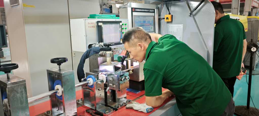 通信屏蔽电缆：性能优势、应用场景与未来发展趋势解析